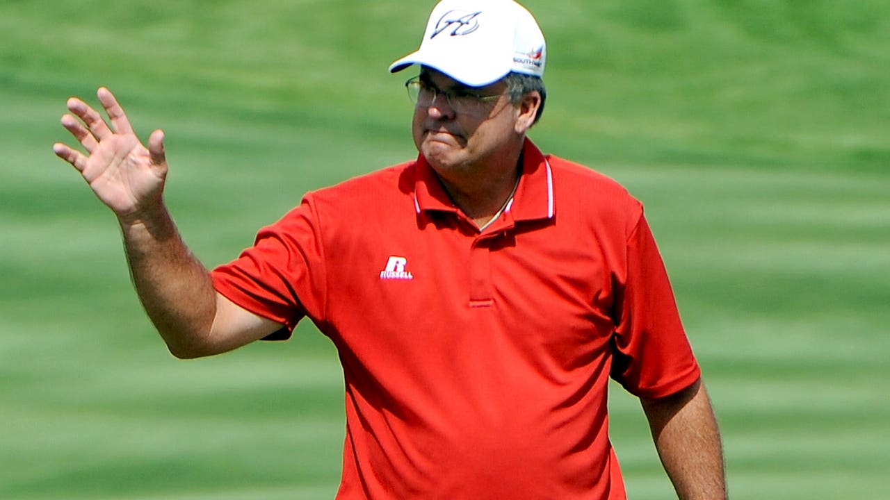 Champions Tour: Kenny Perry finishes strong, leads 3M Championship